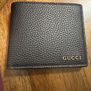 Brand new Never used Men’s Bifold Gucci wallet